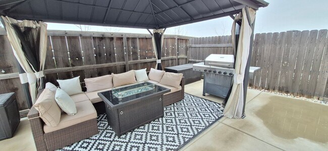 Building Photo - Tastefully Done & Stunning Place to Call Home