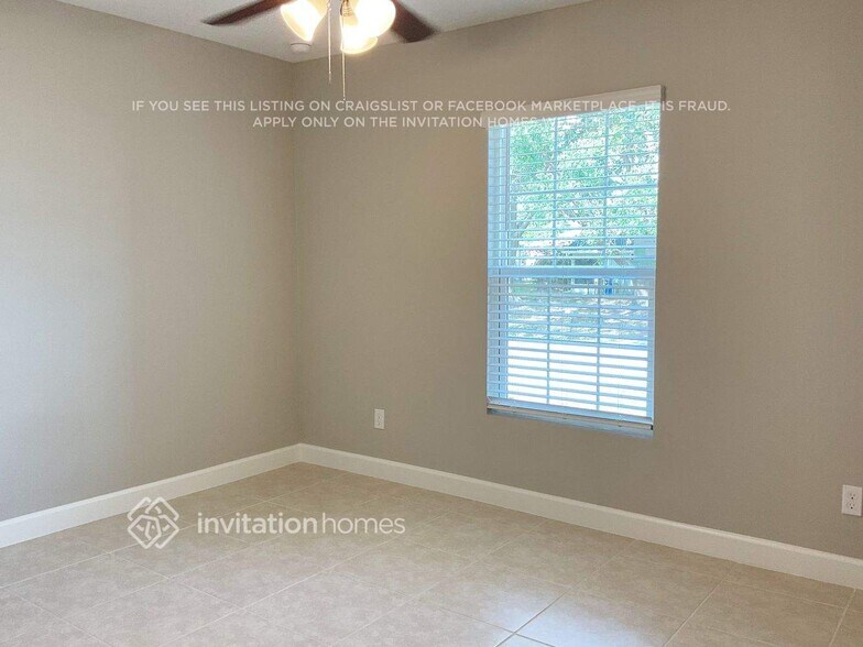 Building Photo - 555 Gasparilla Ave SE