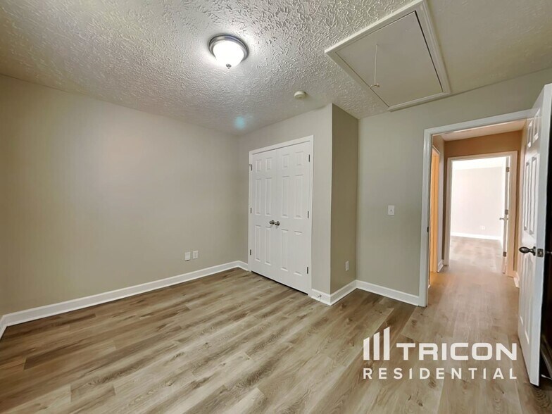 Building Photo - 141 Willowleaf Ln