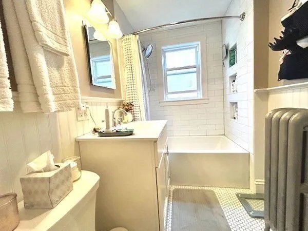 Building Photo - 35 Oakland Rd