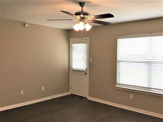 Building Photo - 21655 Falvel Lake Dr