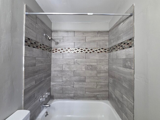 Building Photo - 5787 Northland Dr