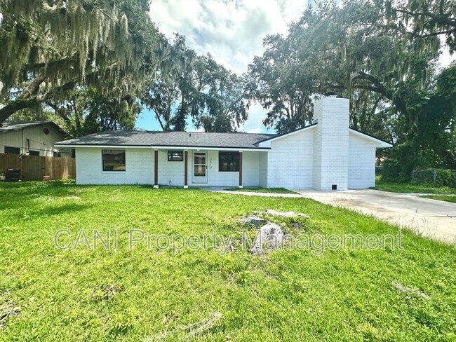 Primary Photo - 2517 Royal Palm Dr
