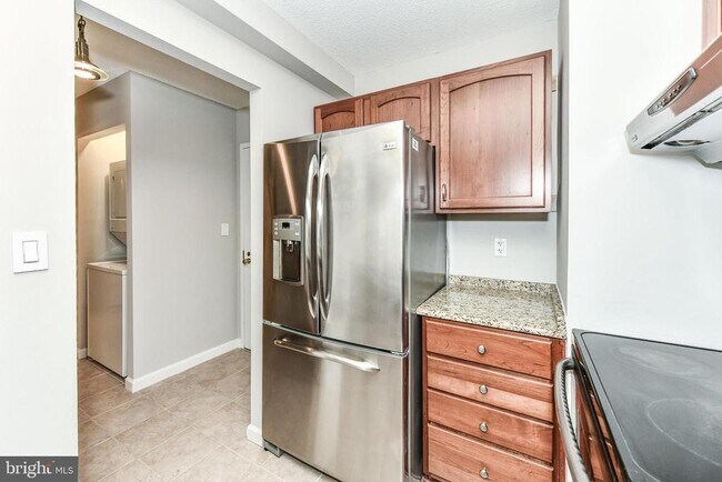 Building Photo - 900 N Stafford St