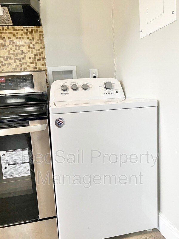 Building Photo - 1240 24th St