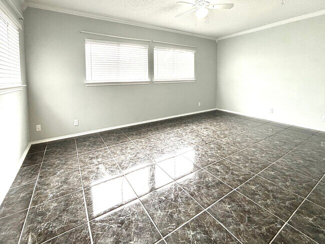 Building Photo - Spacious 2-Story Home Near Medical Center,...