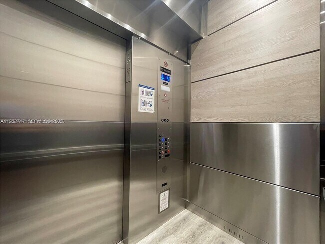 Building Photo - 8290 Lake Dr