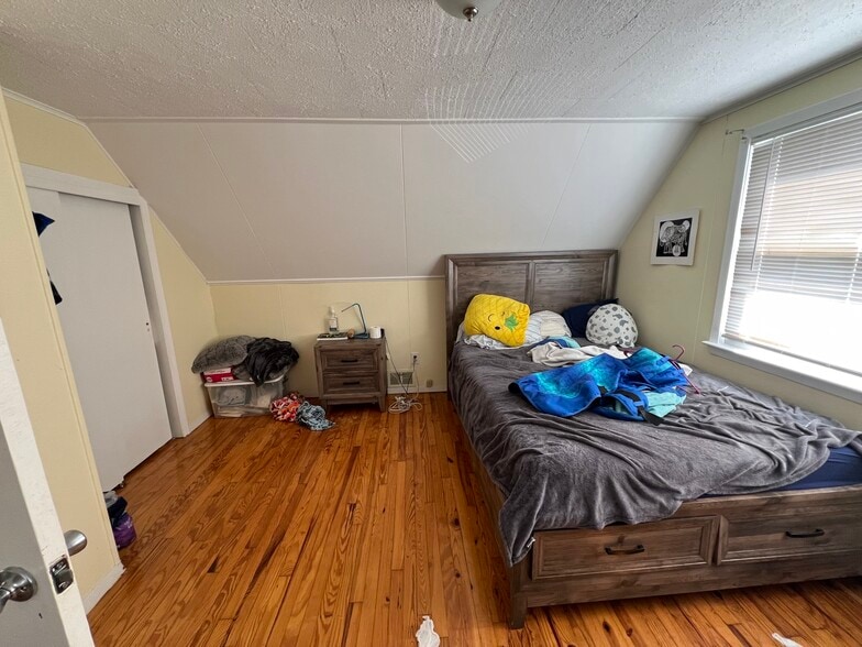 Bedroom - 237 Wardwell Rd