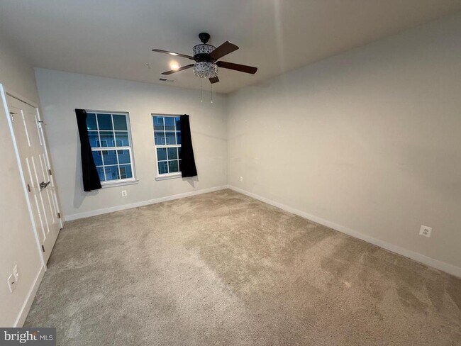 Building Photo - 4812 Crest View Dr