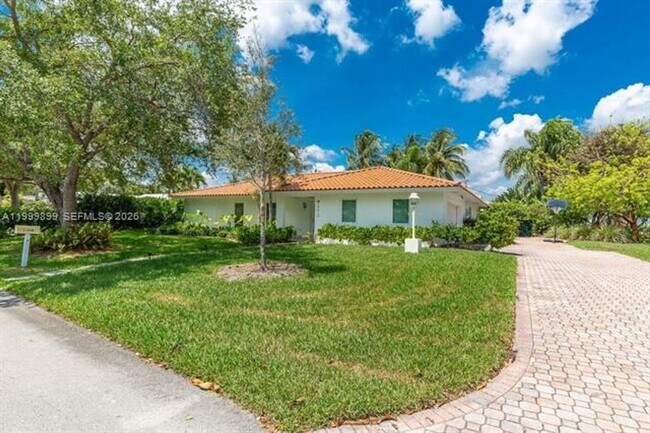 Building Photo - 14610 Tarpon Dr