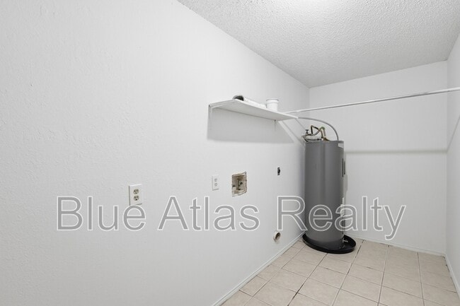 Building Photo - 4101 Gentle Springs Dr