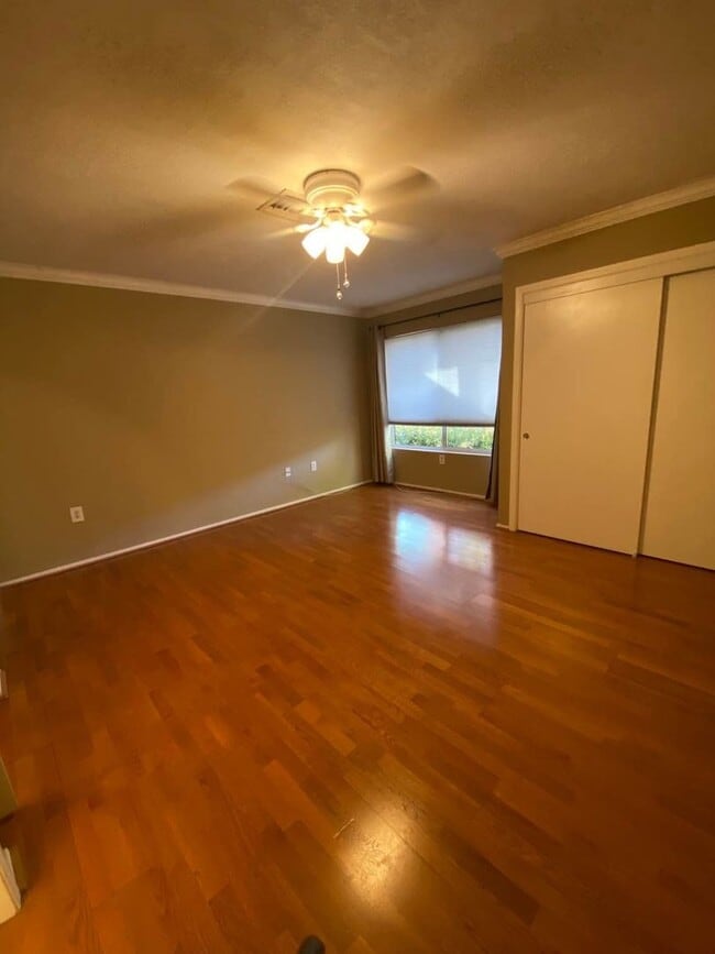 Building Photo - Stylish 2-Bedroom Townhouse in Sun City Summerlin with Resort-Style Amenities