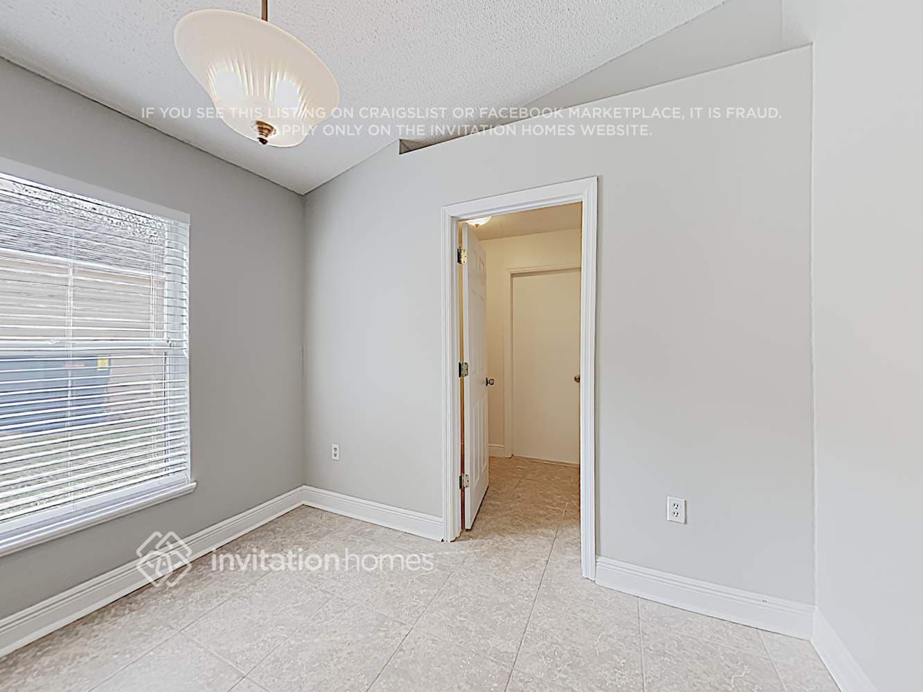 Building Photo - 3260 Erskine Dr