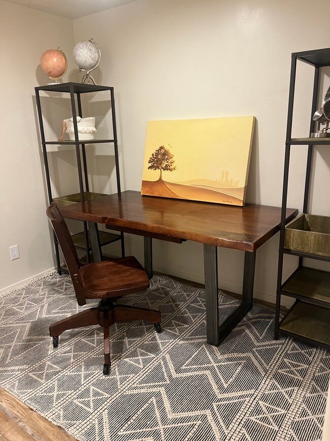 Building Photo - 1174 Ella St