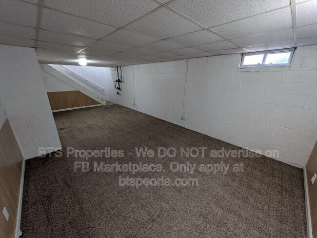 Building Photo - 5513 N University St