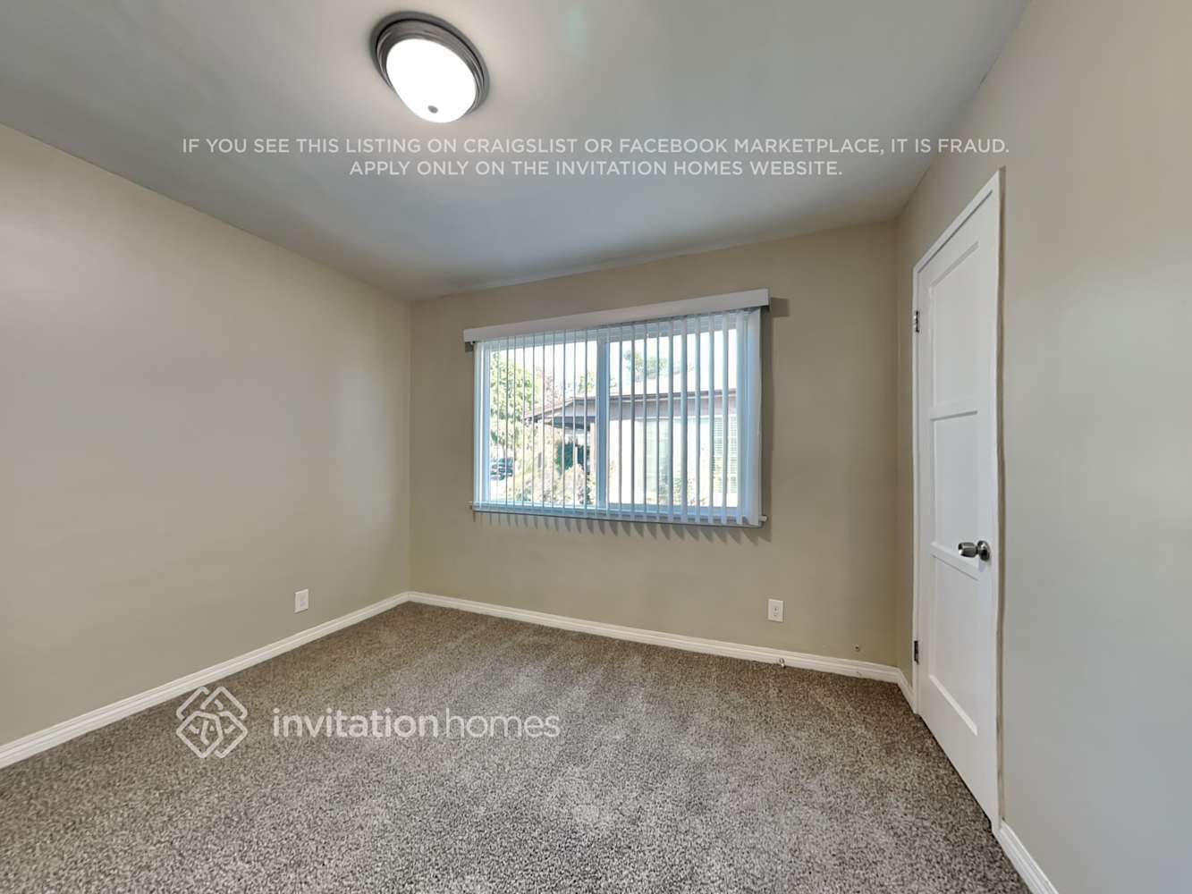 Building Photo - 726 E 99th St