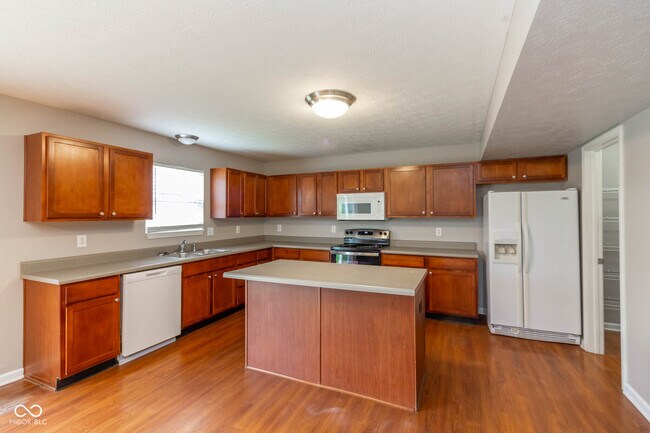 Building Photo - 7646 Sand Run Ct