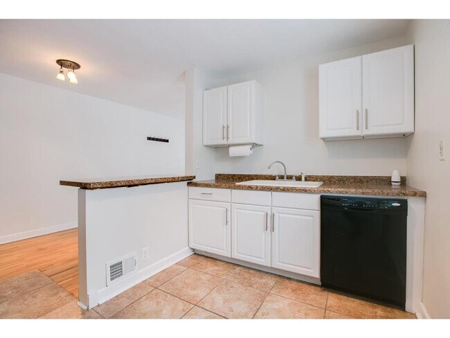 Building Photo - 3964 Xenwood Ave S