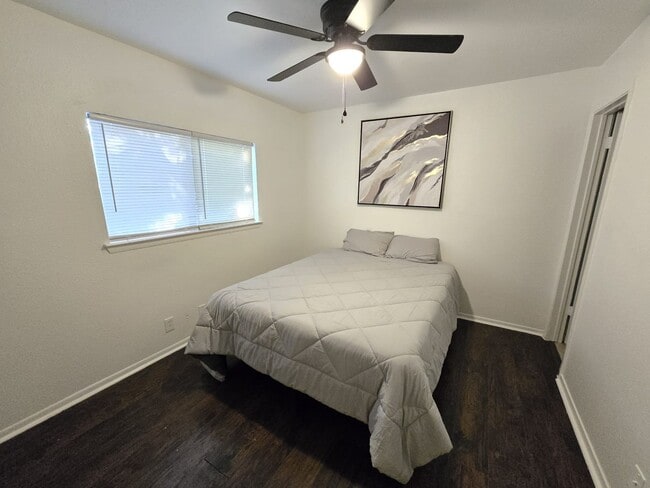 Building Photo - 4111 Sunrise Terrace Dr
