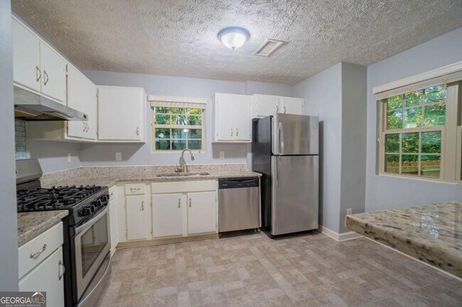 Building Photo - 888 Shiloh Ridge Run NW