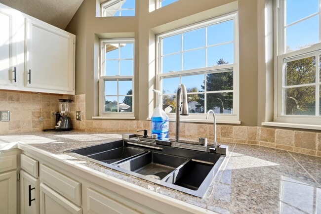 Building Photo - 408 California Ave