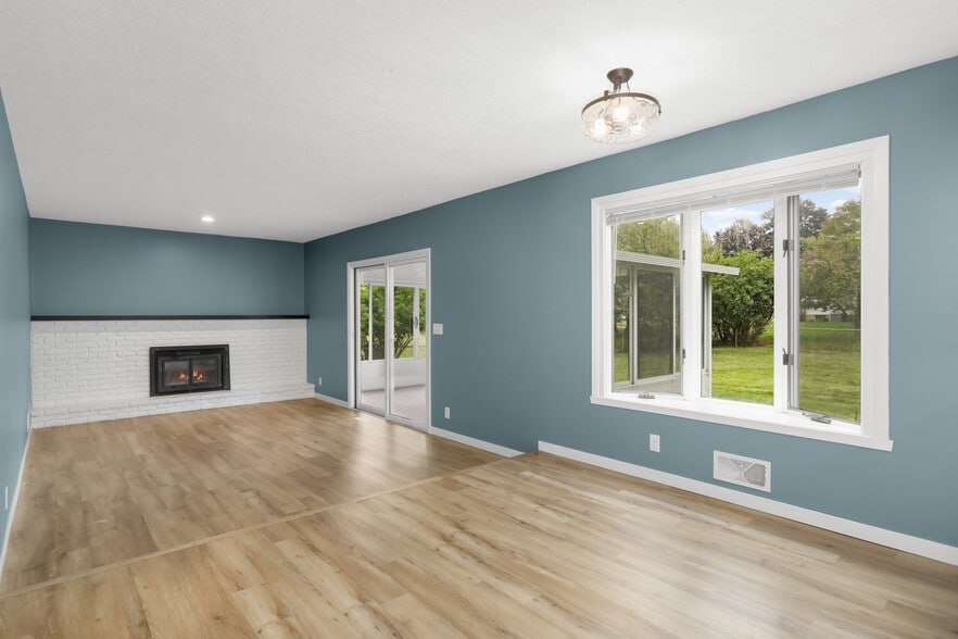 Back Living Room - 2808 Aglen St