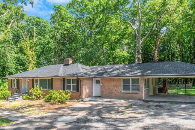 Building Photo - Spacious 4 Bed 3 Bath SFH!