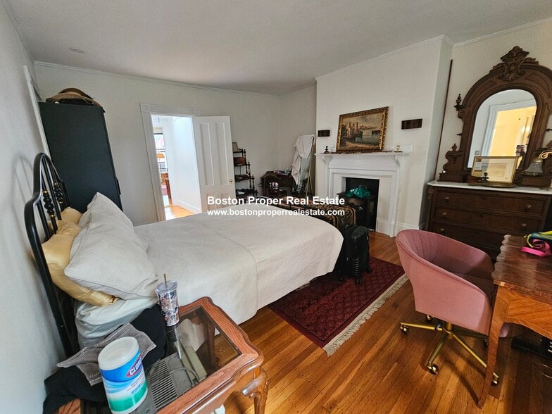 Building Photo - 429 Marlborough St