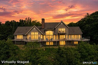Building Photo - 12 Fox Run