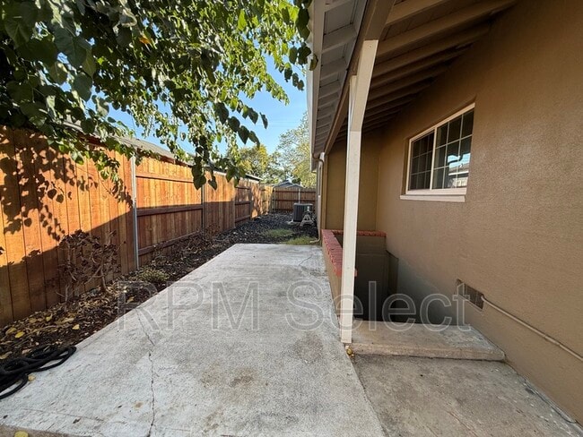 Building Photo - 1433 Arcade Blvd