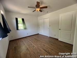 Building Photo - 568 Lake Forest