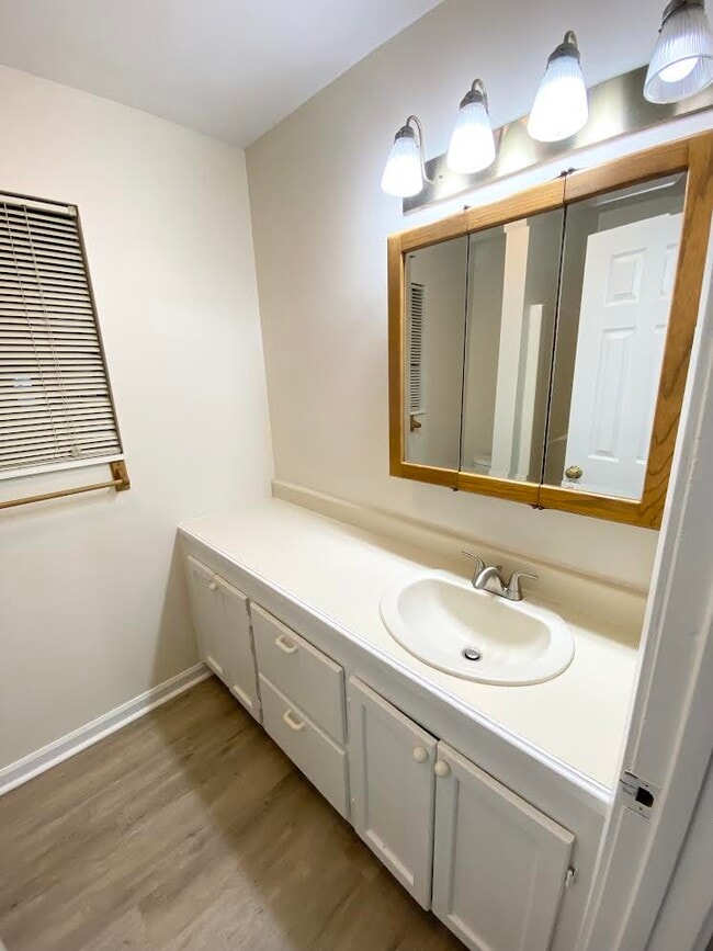 Building Photo - 208 Darbonne Rd