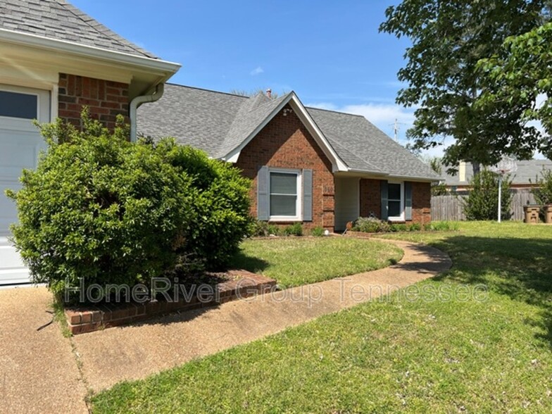 Building Photo - 590 Featherwind Cove N