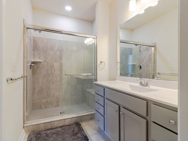 Building Photo - Year round - Furnished Townhome - Frankford