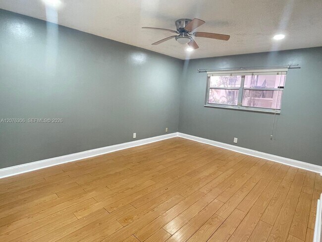 Building Photo - 3280 Spanish Moss Terrace