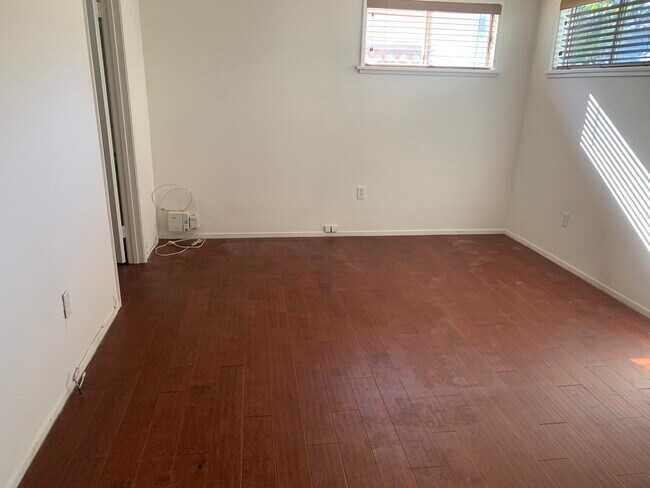 Master bedroom - 3728 E 5th St