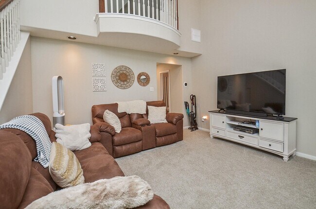 Building Photo - 3654 Royal Royce Dr