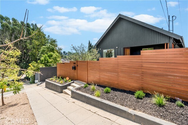 Building Photo - 2240 Ewing St