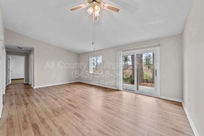 Building Photo - 305 Resort Dr