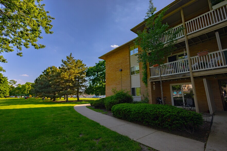 Building Photo - 930 Beau Dr