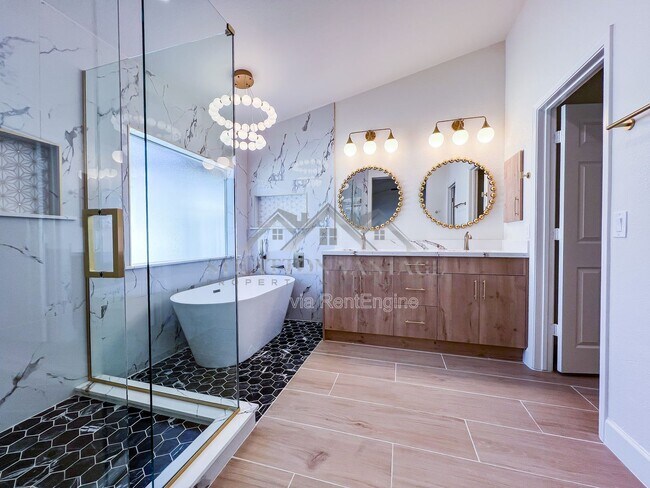 Building Photo - 1966 E Belmont Dr