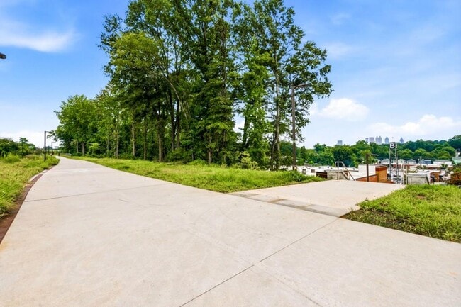 Building Photo - 395 Pratt Dr SE