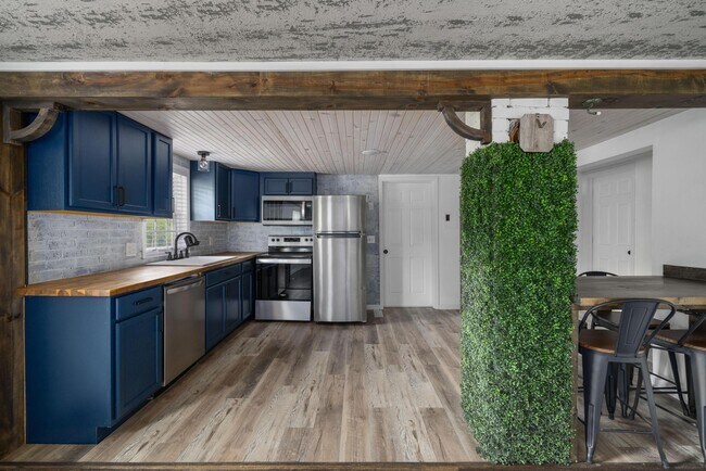 Building Photo - 207 Morelock Dr