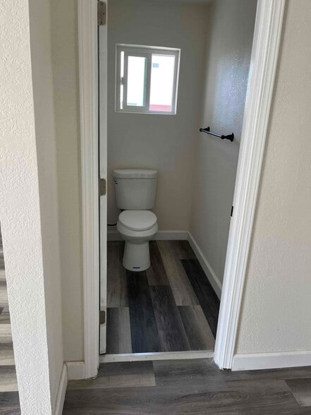 Building Photo - 612 Civic Center Dr