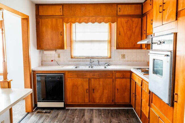 Building Photo - 4223 Buffat Mill Rd