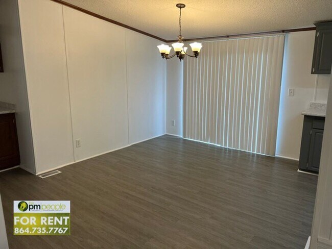 Building Photo - 3/2 Easley Home in Great Location! Easy access to 123, 153, and 85!