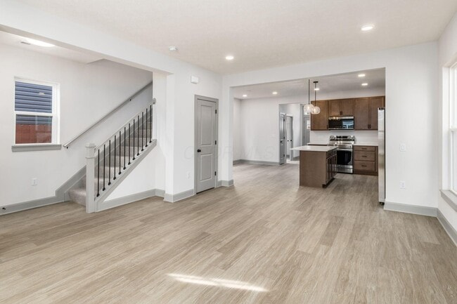 Building Photo - 55 Brehl Ave