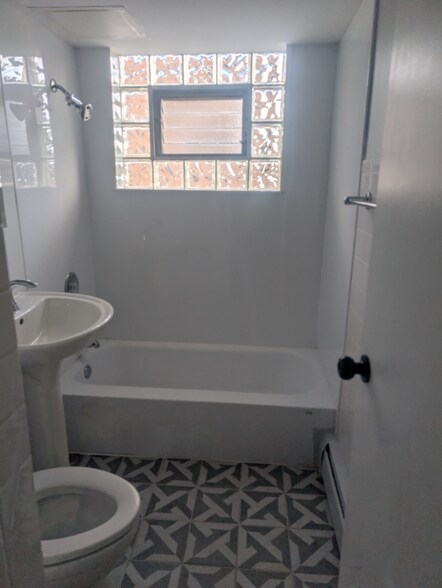 Building Photo - 3205 W 97th St