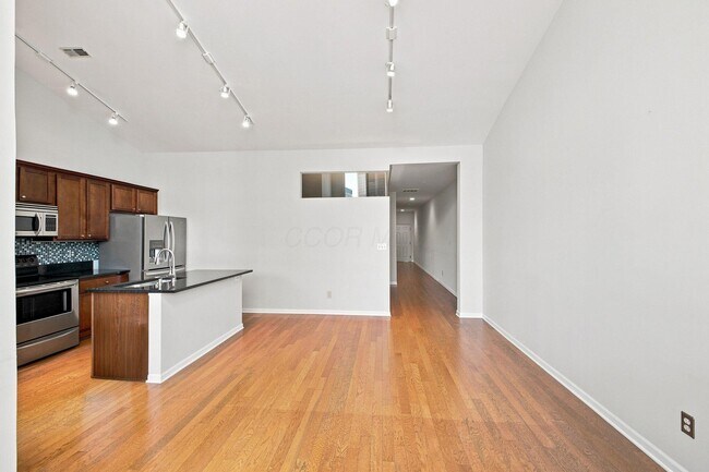 Building Photo - 160 N Wall St