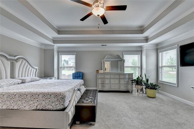 Building Photo - 6035 Ashborough Park
